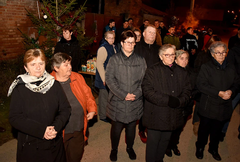 Prvi ’Advent u Vilić selu’ oduševio mještane i goste, Radošić: ’Ovo može biti dobar primjer i drugim malim sredinama’