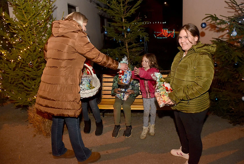 Prvi ’Advent u Vilić selu’ oduševio mještane i goste, Radošić: ’Ovo može biti dobar primjer i drugim malim sredinama’