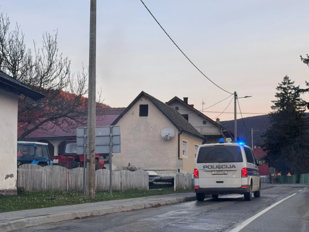 Vatra progutala garažu, vozilo, motor... u Kutjevu, velika šteta, vatrogasci spriječili katastrofu