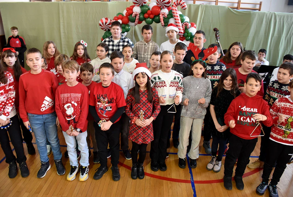 Čarolija zajedništva: Kempfovci još jednom oduševili blagdanskom izložbom „Prilika za sve“