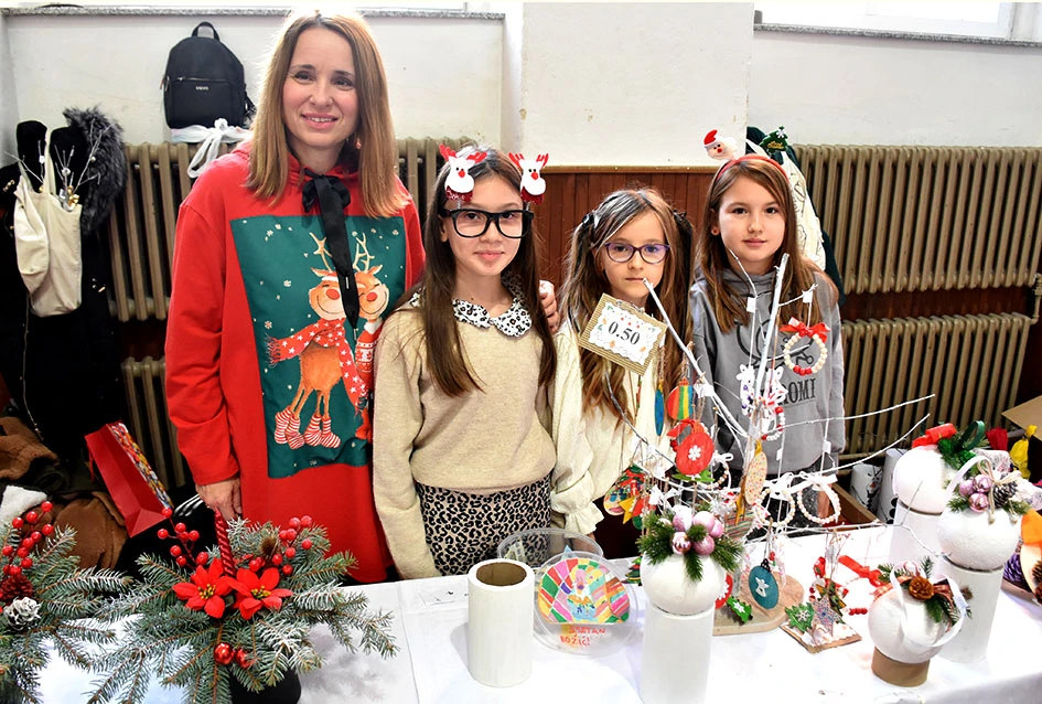 Čarolija zajedništva: Kempfovci još jednom oduševili blagdanskom izložbom „Prilika za sve“