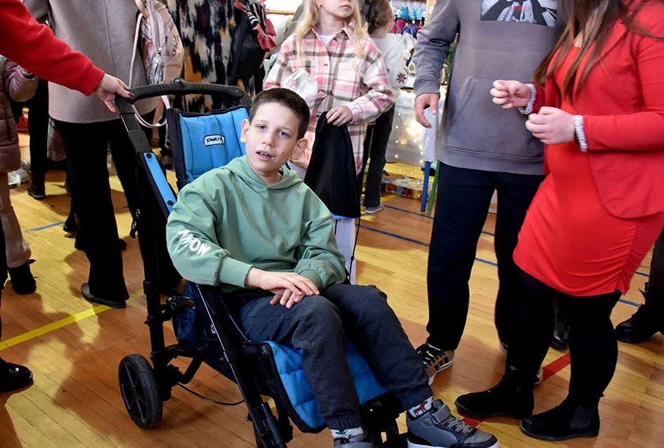 Čarolija zajedništva: Kempfovci još jednom oduševili blagdanskom izložbom „Prilika za sve“