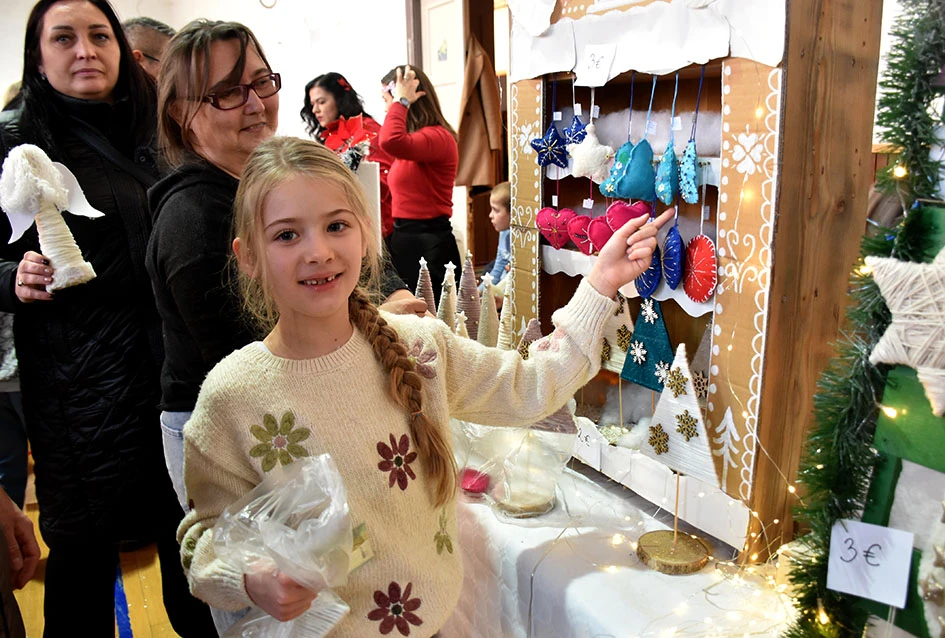 Čarolija zajedništva: Kempfovci još jednom oduševili blagdanskom izložbom „Prilika za sve“