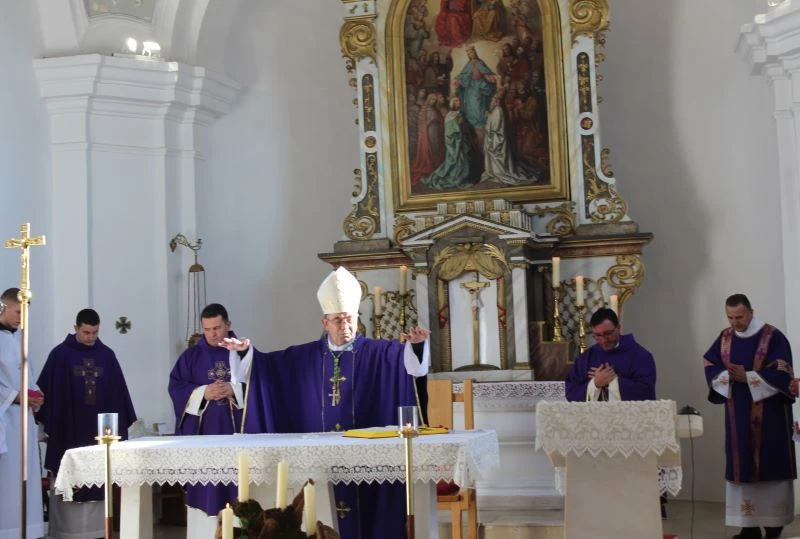 POŽEŠKE SESVETE: U župnoj crkvi ponovno postavljena spomen-ploča Ivanu Švearu u povodu 250. godišnjice rođenja