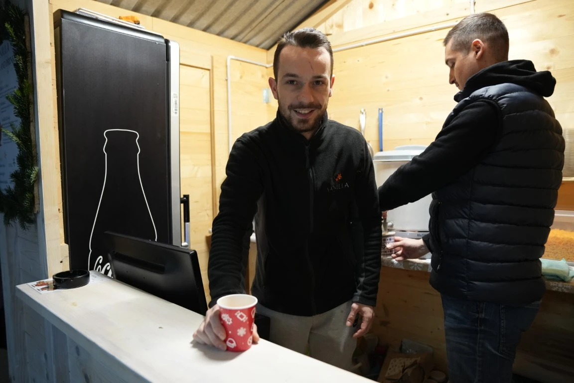 Gastro čarolija u srcu Adventa: Festive Point Vanilla osvaja Požegu