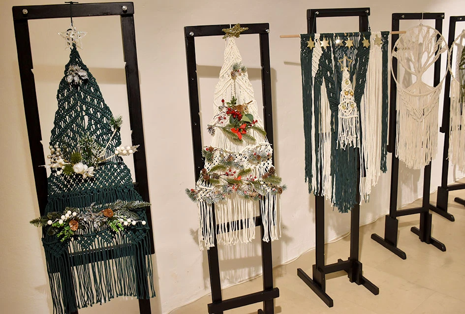 Poezija i makrame Slavice Šperande oduševili posjetitelje Gradske knjižnice Požega