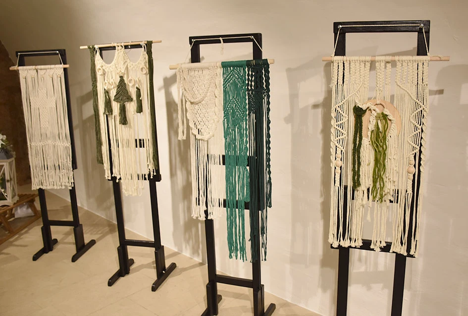 Poezija i makrame Slavice Šperande oduševili posjetitelje Gradske knjižnice Požega