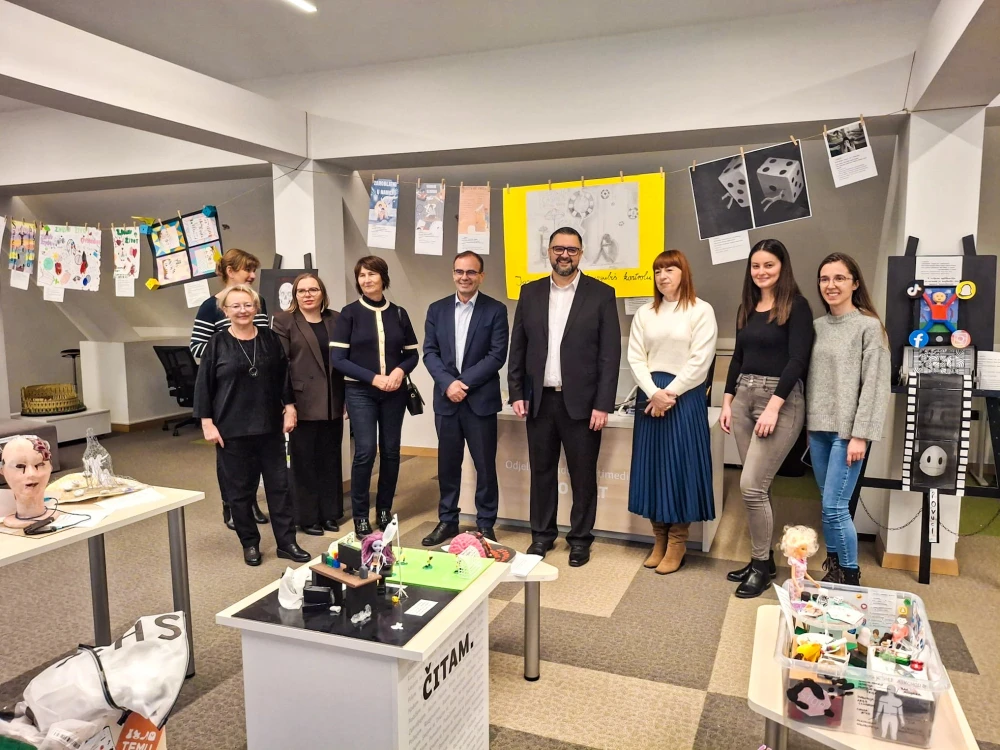 Izložba “Kreativni i Neovisni” otvorena u Gradskoj knjižnici Požega