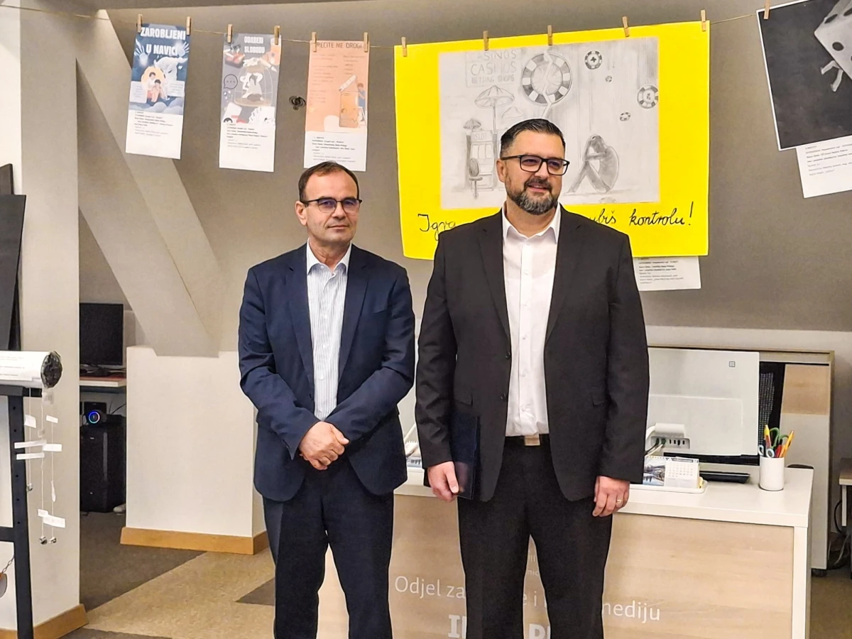 Izložba “Kreativni i Neovisni” otvorena u Gradskoj knjižnici Požega