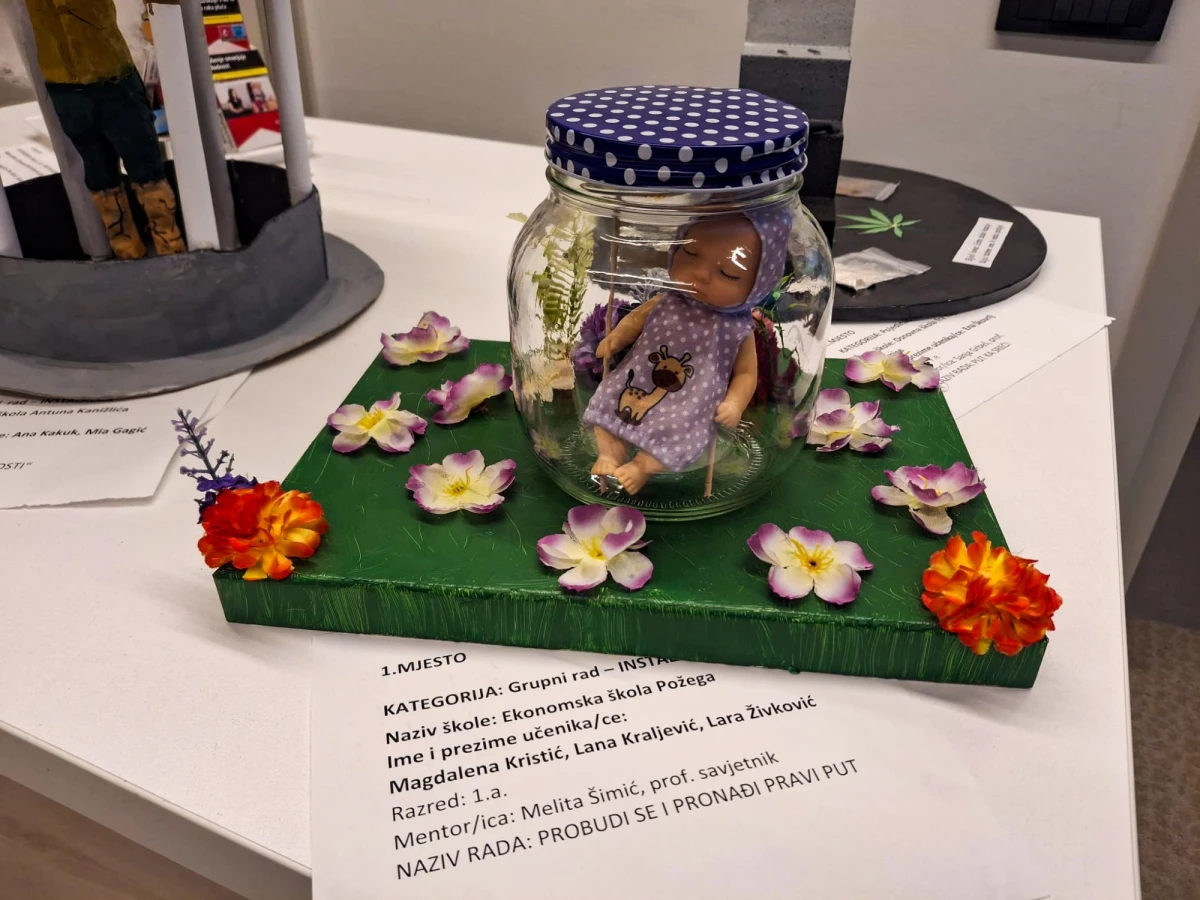 Izložba “Kreativni i Neovisni” otvorena u Gradskoj knjižnici Požega