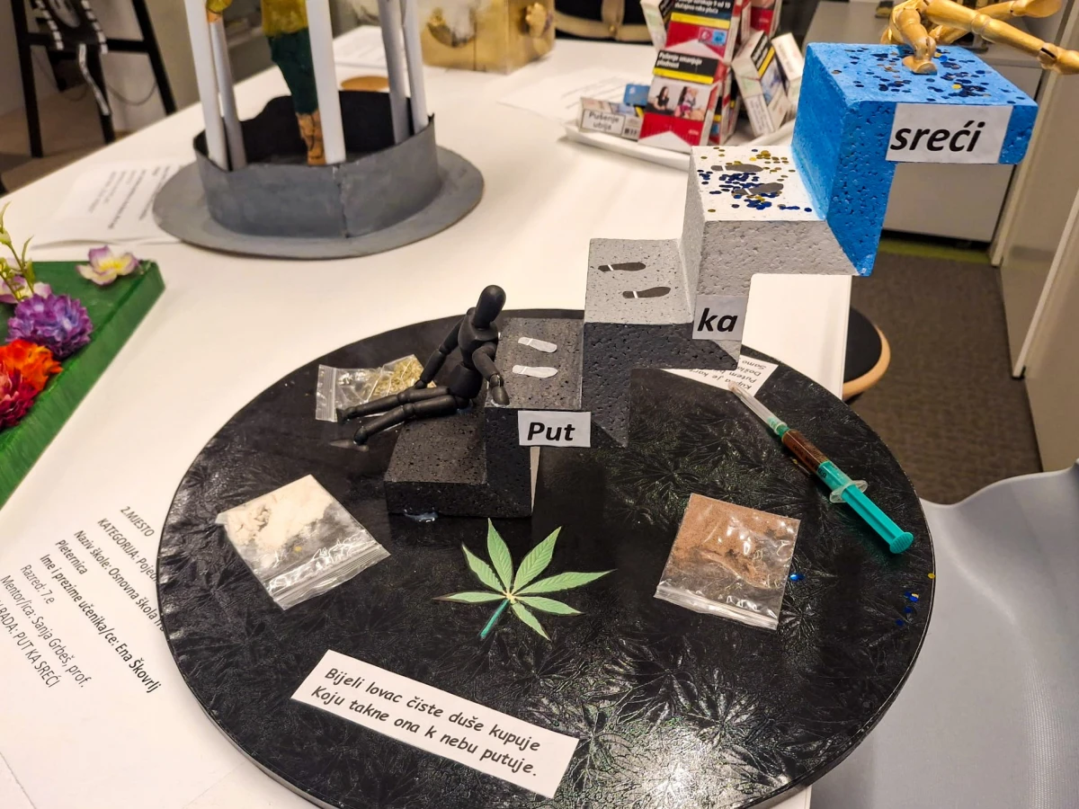 Izložba “Kreativni i Neovisni” otvorena u Gradskoj knjižnici Požega