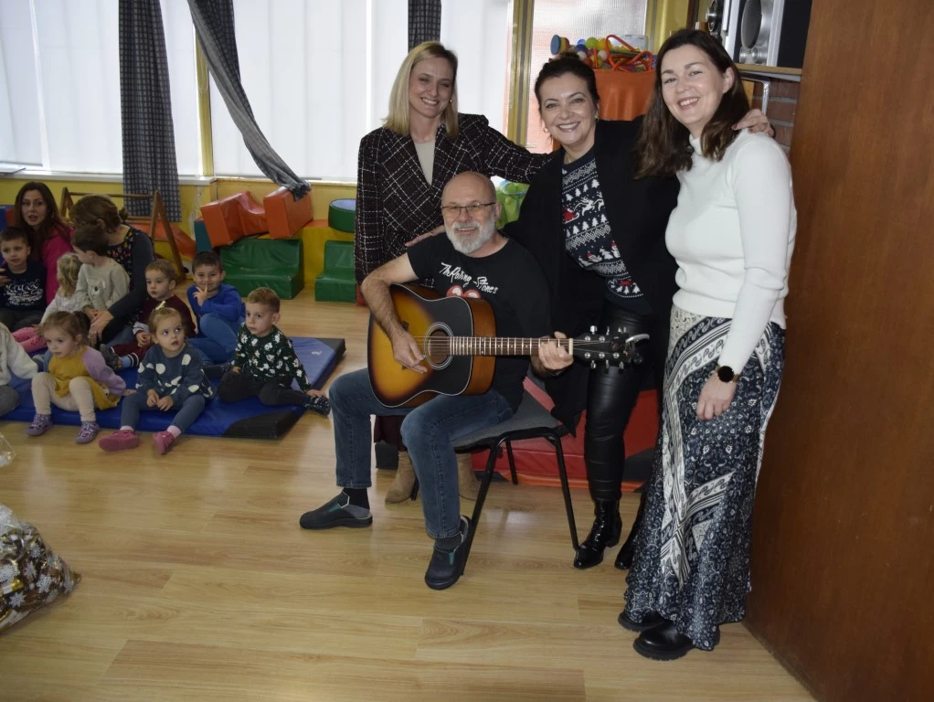 Toplina koja grije dušu: Sveti Nikola donio radost najmlađima u Požegi