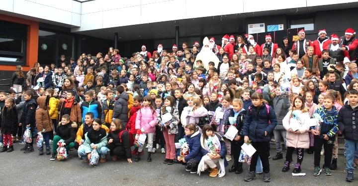 Motomrazovi donijeli radost: Pleternički motociklisti razveselili stotine djece povodom svetog Nikole