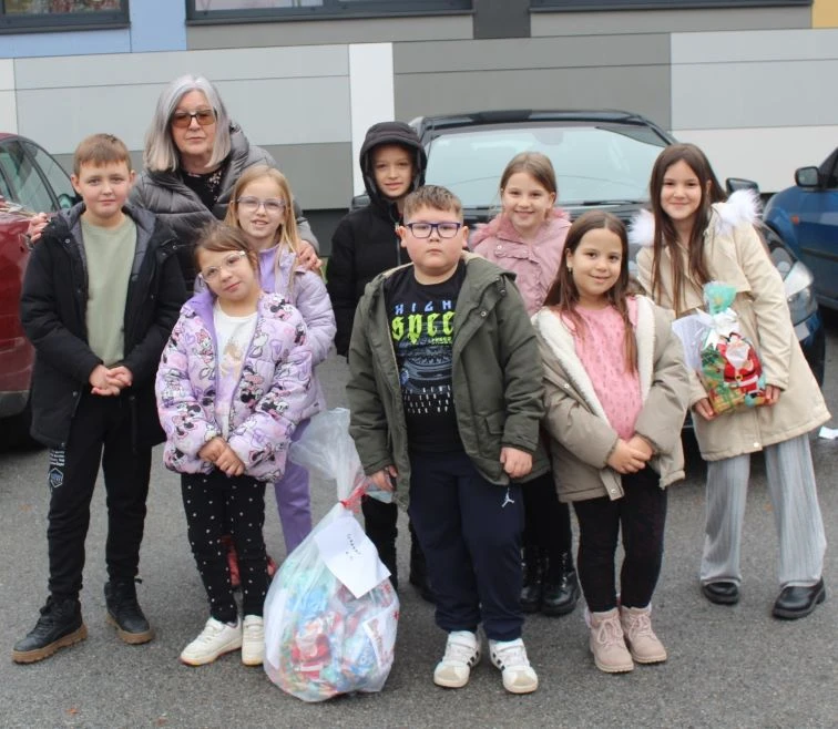 Motomrazovi donijeli radost: Pleternički motociklisti razveselili stotine djece povodom svetog Nikole