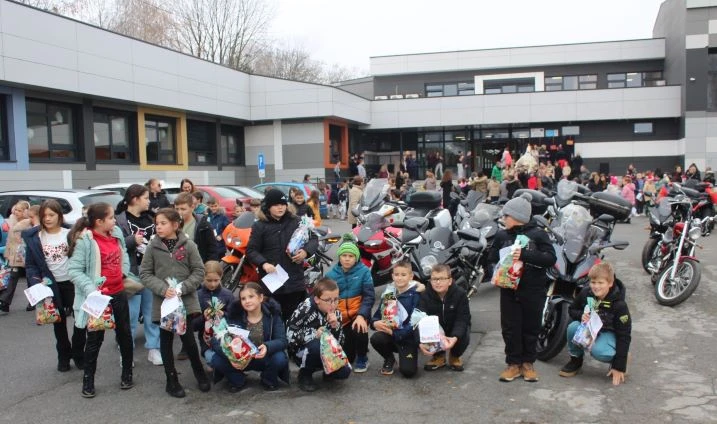 Motomrazovi donijeli radost: Pleternički motociklisti razveselili stotine djece povodom svetog Nikole