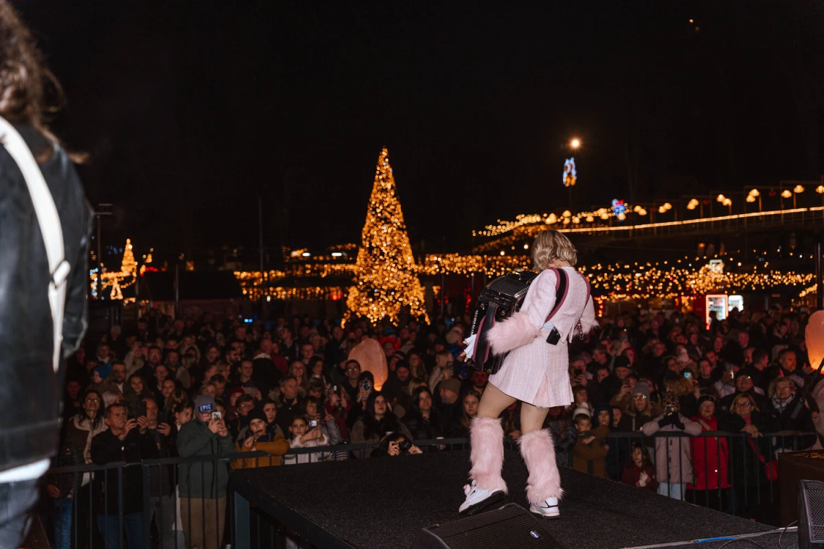 Svečano je otvoren najraskošniji Advent u Slavoniji - Ninina čarobna Shhhuma