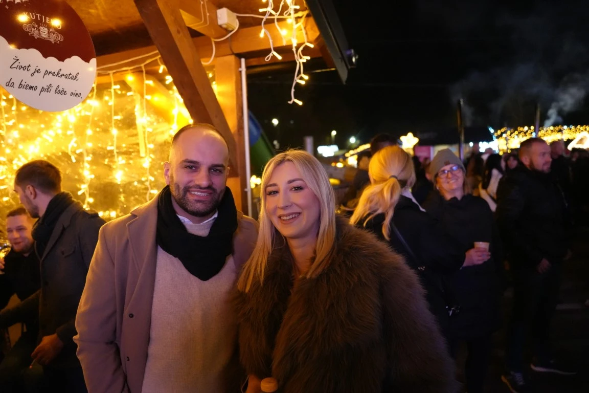 Svečano je otvoren najraskošniji Advent u Slavoniji - Ninina čarobna Shhhuma