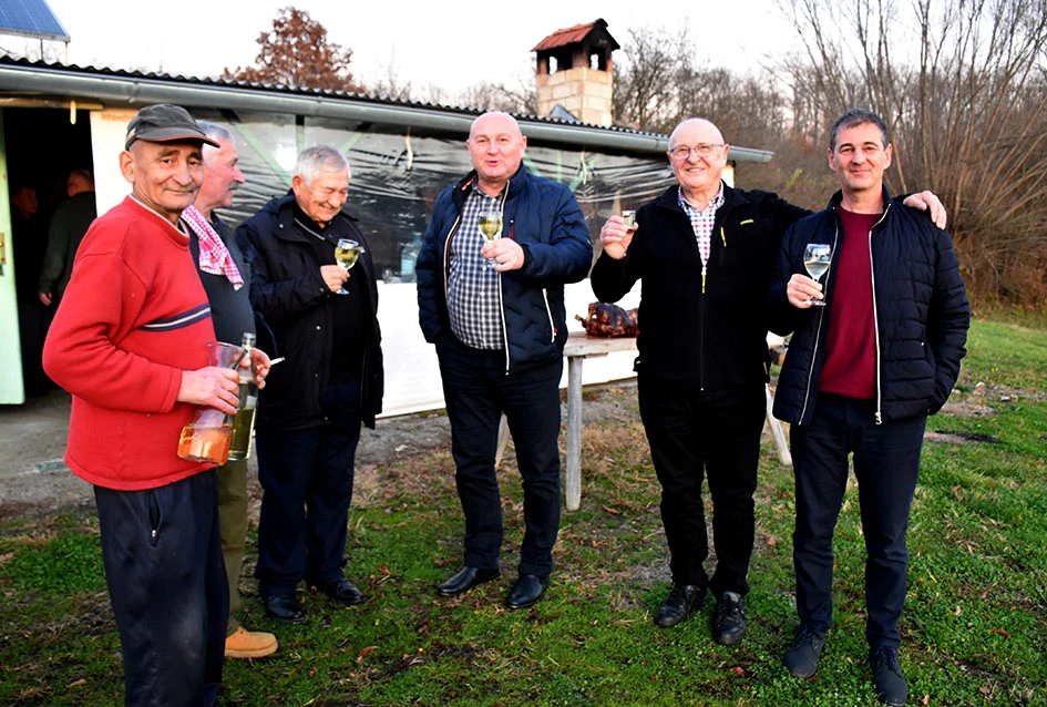Martinje u Šušanju: Unatoč kašnjenju i izostanku kardinala Bauera, mošt uspješno ’kršten’ u mlado vino