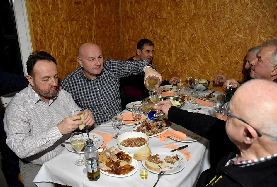 Martinje u Šušanju: Unatoč kašnjenju i izostanku kardinala Bauera, mošt uspješno ’kršten’ u mlado vino