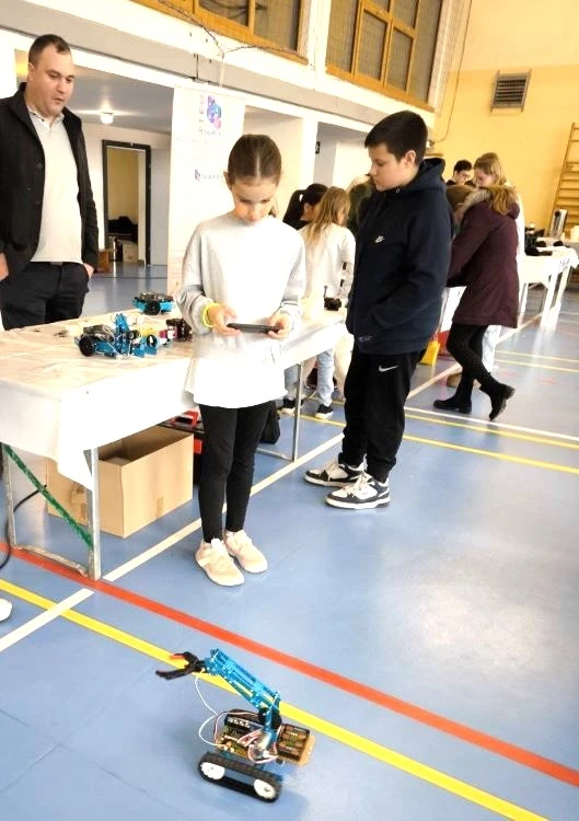 DRUŠTVO NAŠA DJECA PLETERNICA: U školskoj dvorani održan prvi RuralSTEM festival