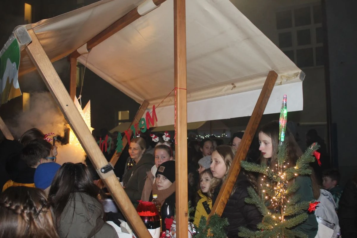 Adventska čarolija u srcu zajednice: Koncert „Ususret Ljubavi“ i „Advent u KOŠ-u“ okupili brojne posjetitelje