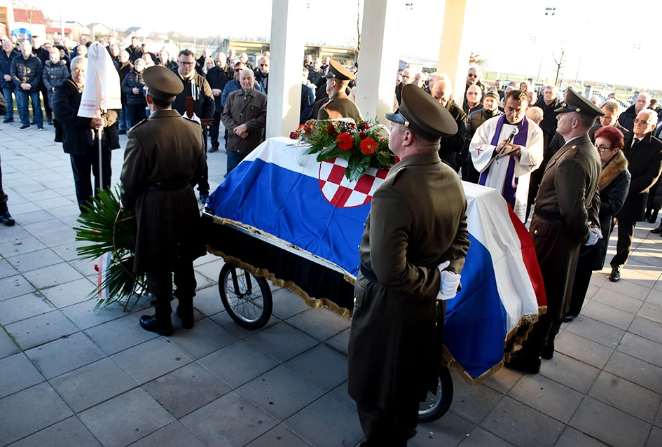 Posljednji pozdrav Krešimiru Bodegrajcu: Nebo je dobilo novu zvijezdu, Kutjevo izgubilo svoju dušu