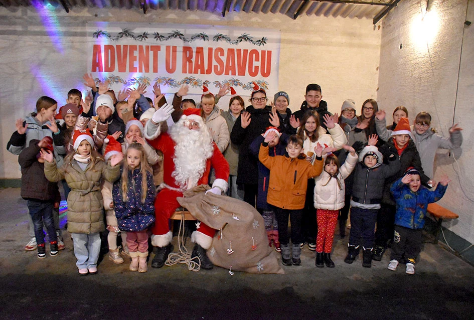 Peti ’Advent u Rajsavcu”: Druženje uz Djeda Mraza i slovačku tradiciju