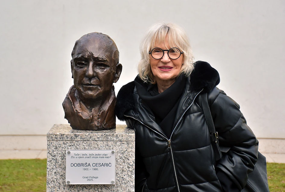 Požeška kiparica Tatjana Kostanjević osvaja Francusku: ’Violinist’ postavljen nedaleko Toulona, nakon što je postao simbol glazbe u Opatiji.