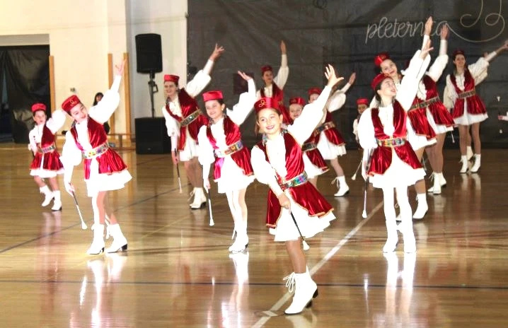 Pleterničke mažoretkinje održale božićnu priredbu
