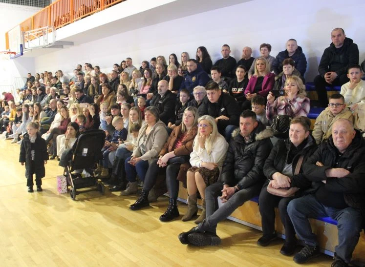 Pleterničke mažoretkinje održale božićnu priredbu