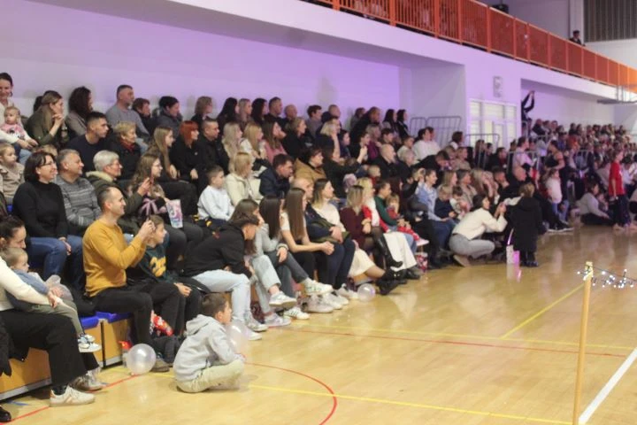 Pleterničke mažoretkinje održale božićnu priredbu