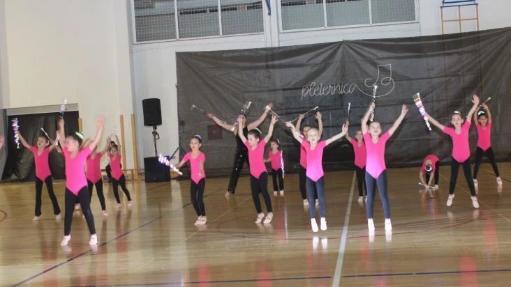 Pleterničke mažoretkinje održale božićnu priredbu