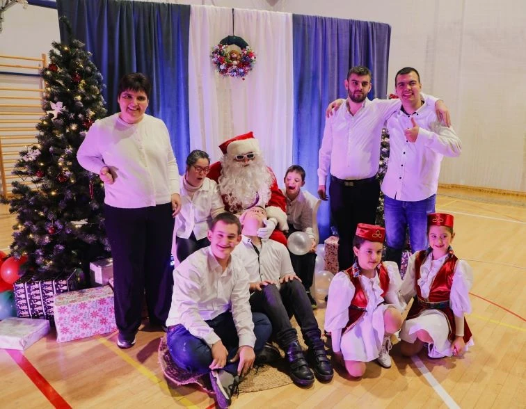 Pleterničke mažoretkinje održale božićnu priredbu