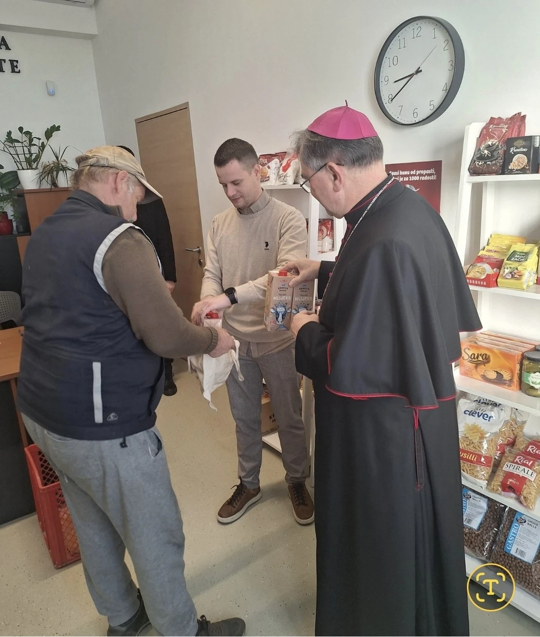 Susret biskupa Ive s djelatnicima i korisnicima biskupijskog Caritasa