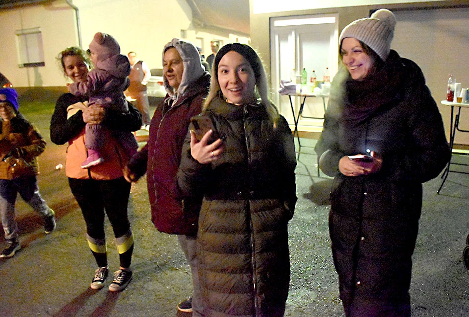 Sirene koje donose osmjeh: Djed Mraz i kaptolački vatrogasci razveselili mališane