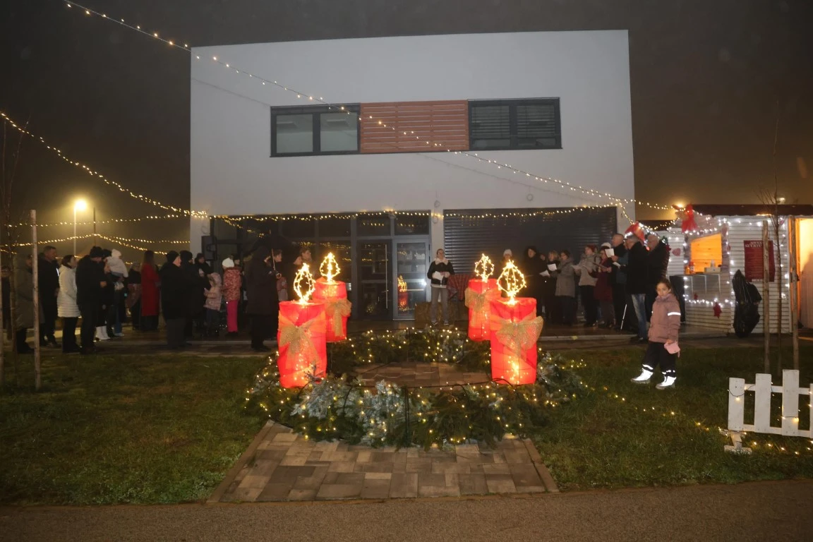 Kutjevo u blagdanskom duhu: Održano adventsko druženje i paljenje četvrte svijeće