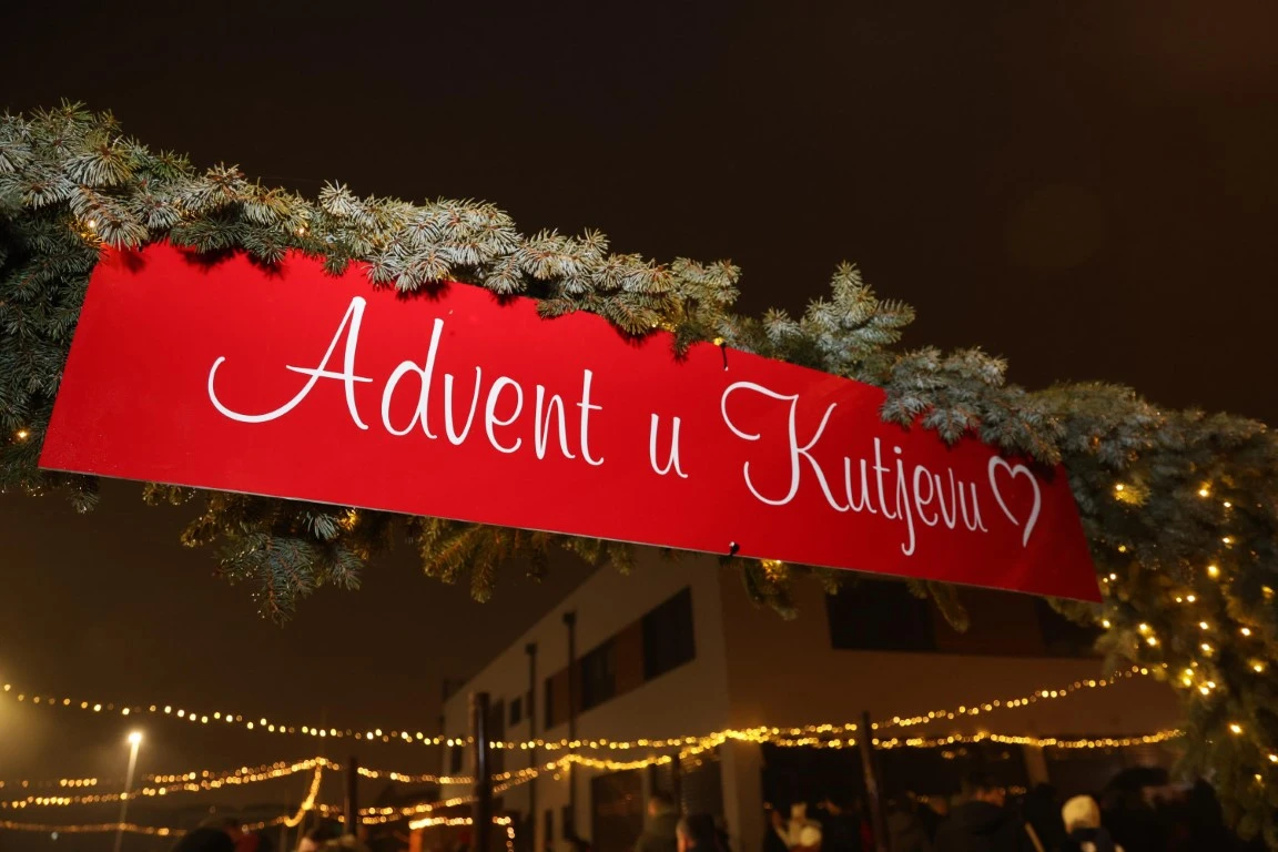 Kutjevo u blagdanskom duhu: Održano adventsko druženje i paljenje četvrte svijeće
