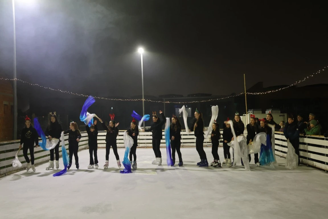 Kutjevo u blagdanskom duhu: Održano adventsko druženje i paljenje četvrte svijeće