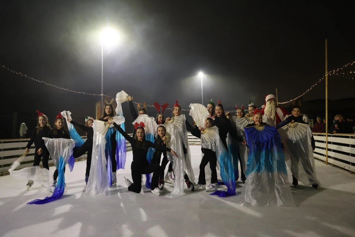 Kutjevo u blagdanskom duhu: Održano adventsko druženje i paljenje četvrte svijeće