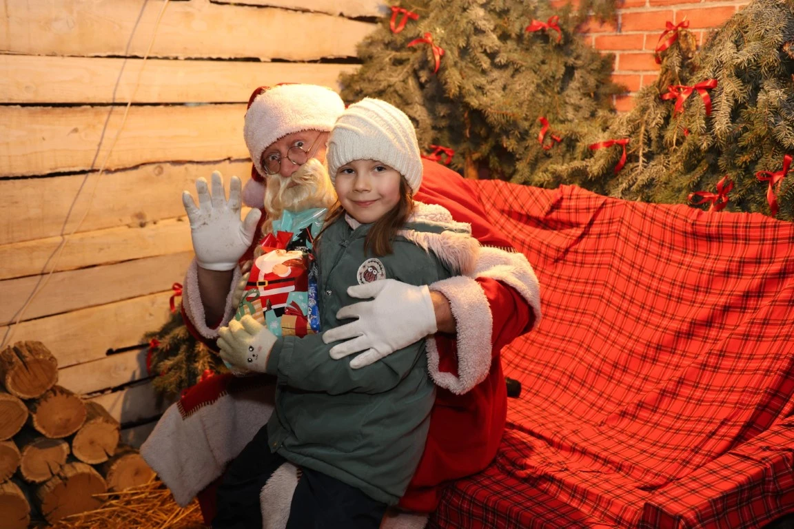 Kutjevo u blagdanskom duhu: Održano adventsko druženje i paljenje četvrte svijeće