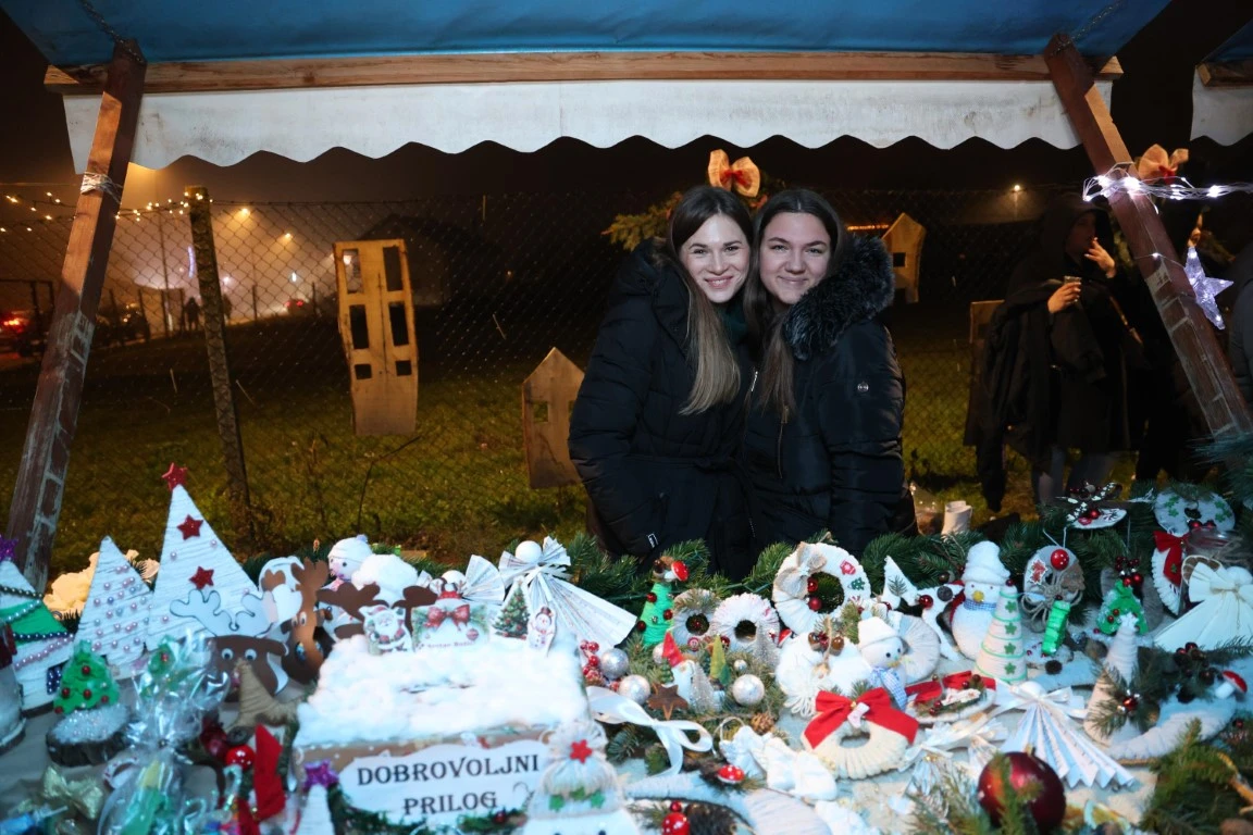 Kutjevo u blagdanskom duhu: Održano adventsko druženje i paljenje četvrte svijeće