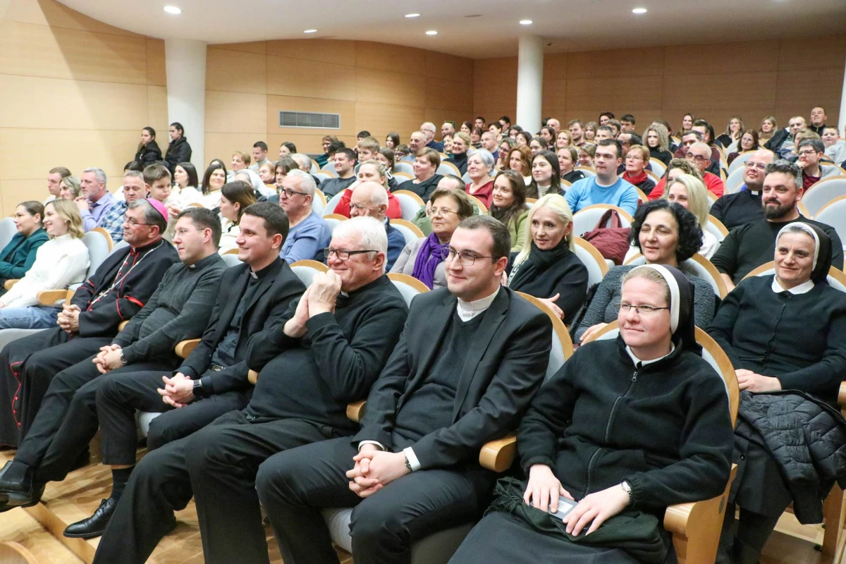 Glazbena karitativna akcija požeških mladih „Božić u nama“