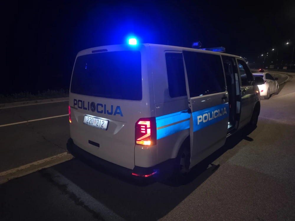 Mlada 26-godišnja dama povjerila volan promilima, beton rekao dosta