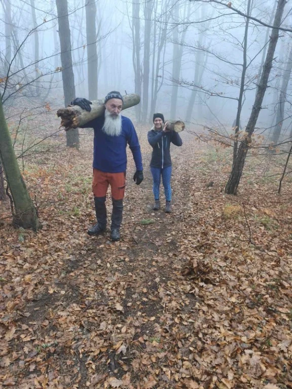 Blagdanski ugođaj na Mališćaku: Okićen bor u planinarskom skloništu