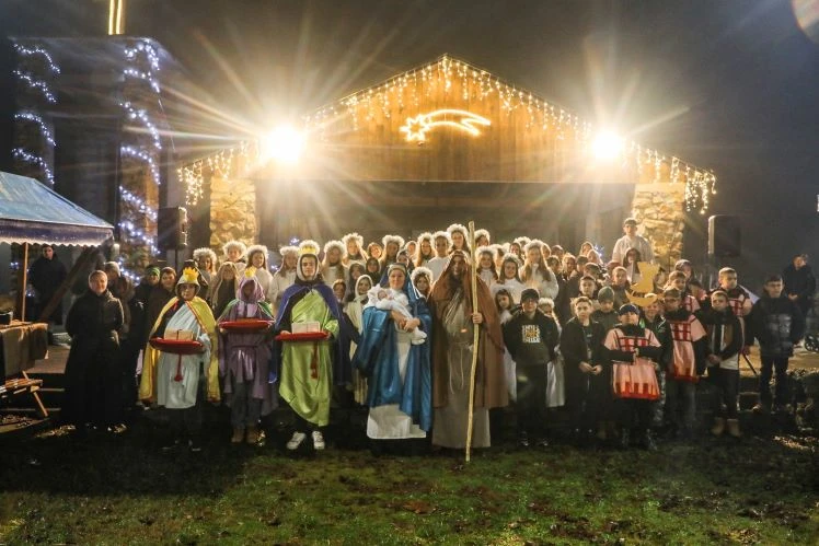 Uprizorene žive jaslice u svetištu Gospe od Suza 