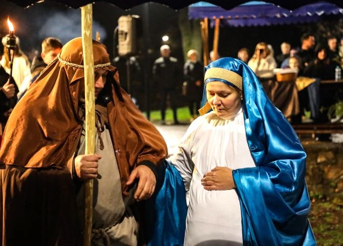 Uprizorene žive jaslice u svetištu Gospe od Suza 