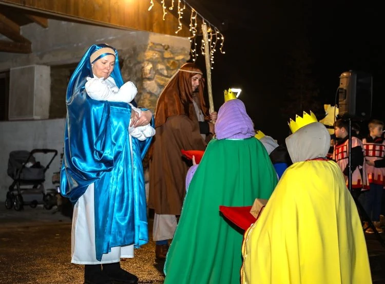 Uprizorene žive jaslice u svetištu Gospe od Suza 