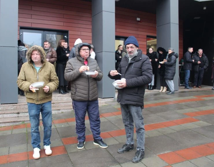 Na Badnjak u Pleternici podijeljeno 400 porcija posnih obroka
