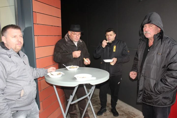 Na Badnjak u Pleternici podijeljeno 400 porcija posnih obroka