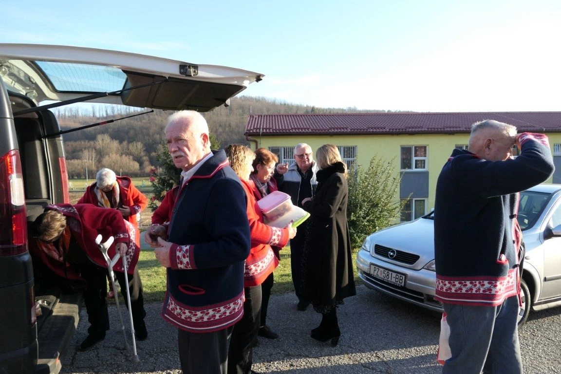 [FOTO] Blagdanska posjeta Matice umirovljenika Grada Kutjeva u Novoj Ljeskovici